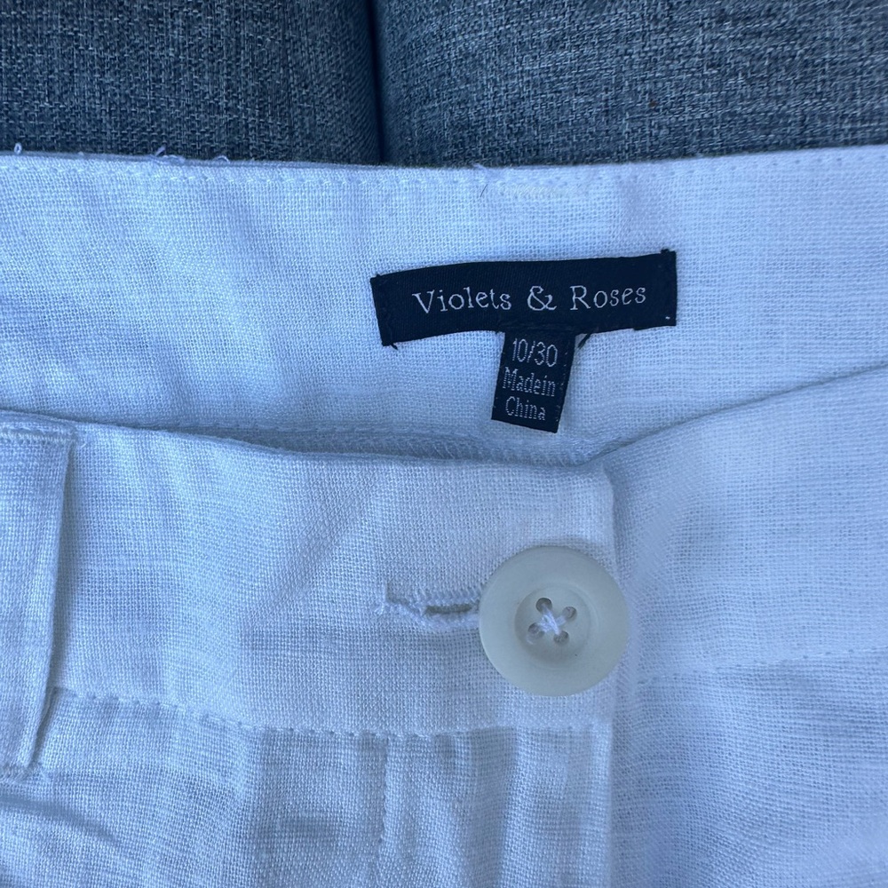 VIOLETS & ROSES
Lilly High Rise Linen Short - Picture 2 of 4